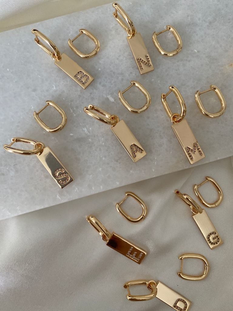 Plaka harf küpe renkli taşlı