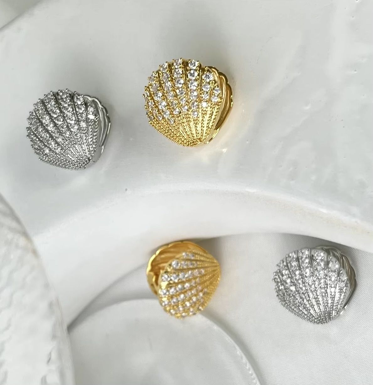 Zirkon taş kaplama deniz kabuğu küpe