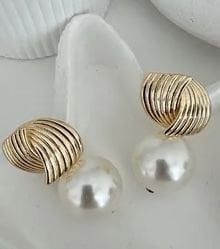 İncili çapraz küpe