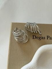 Çok halkalı tasarım küpe