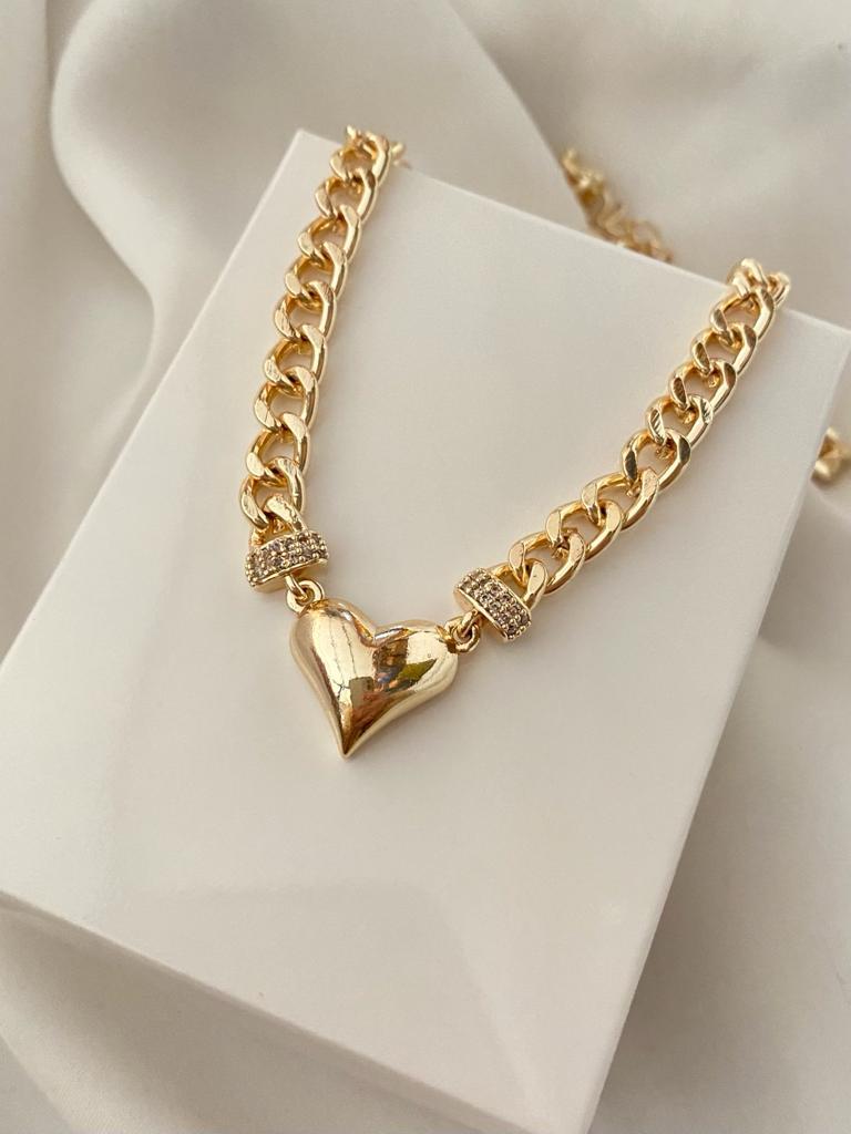 Zirkon taş detaylı kalp kolye