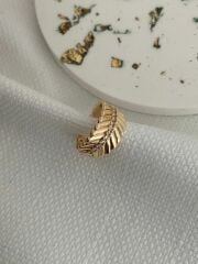 Zirkon taşlı detaylı yaprak earcuff