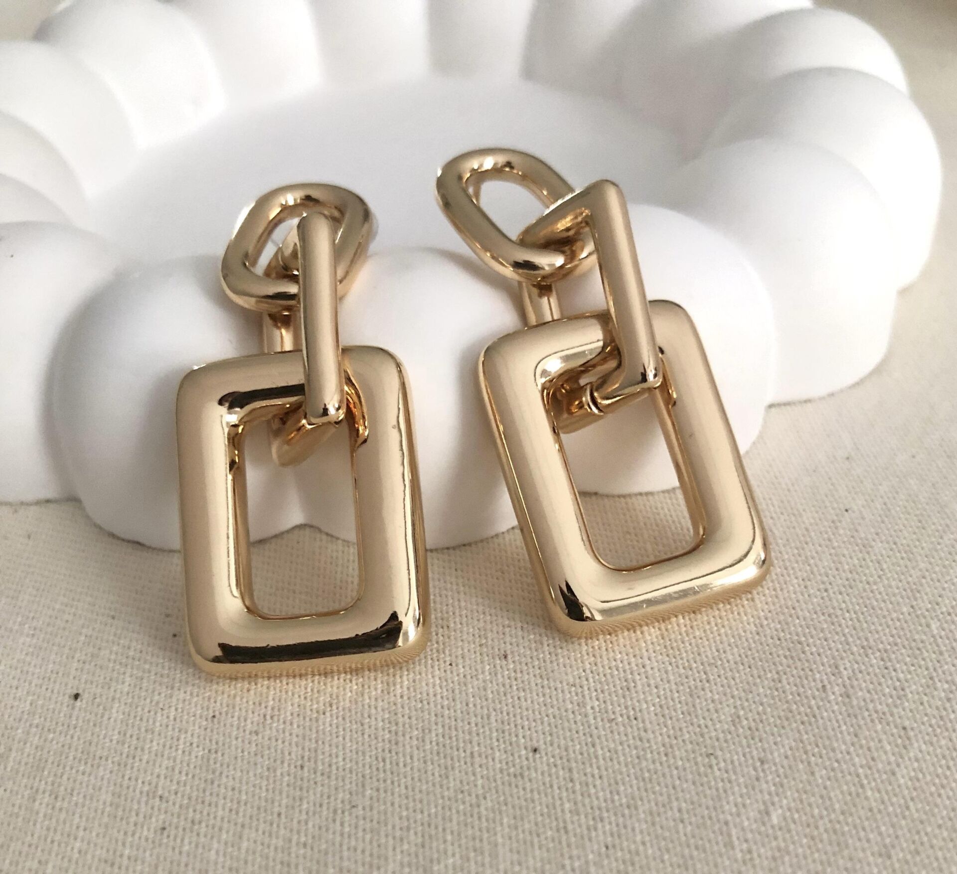 Kalın gold 3 sıra kare küpe