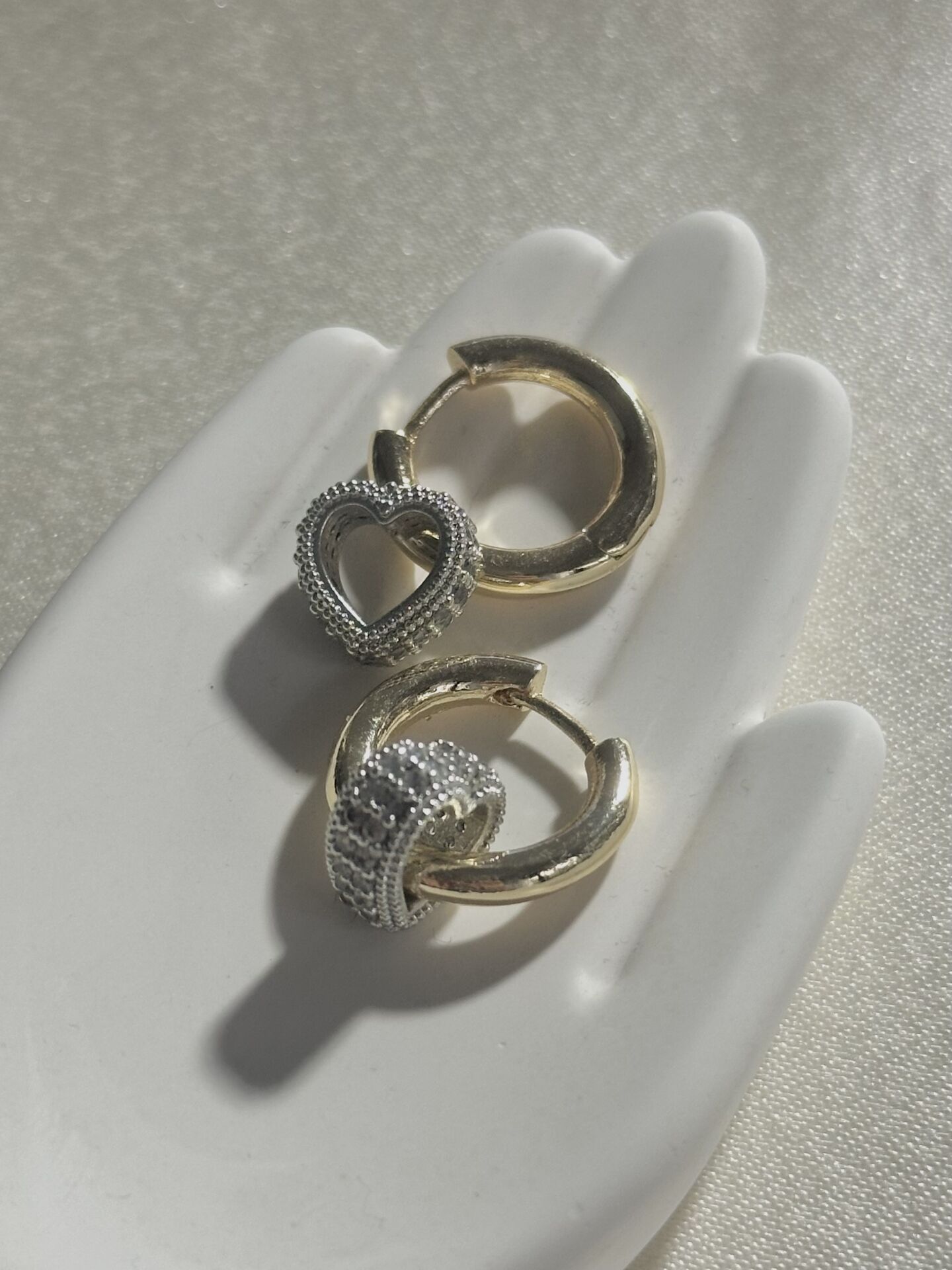 Çift kullanımlı halka kalp küpe