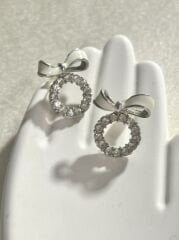 Minimal zirkon taşlı kurdela hare küpe