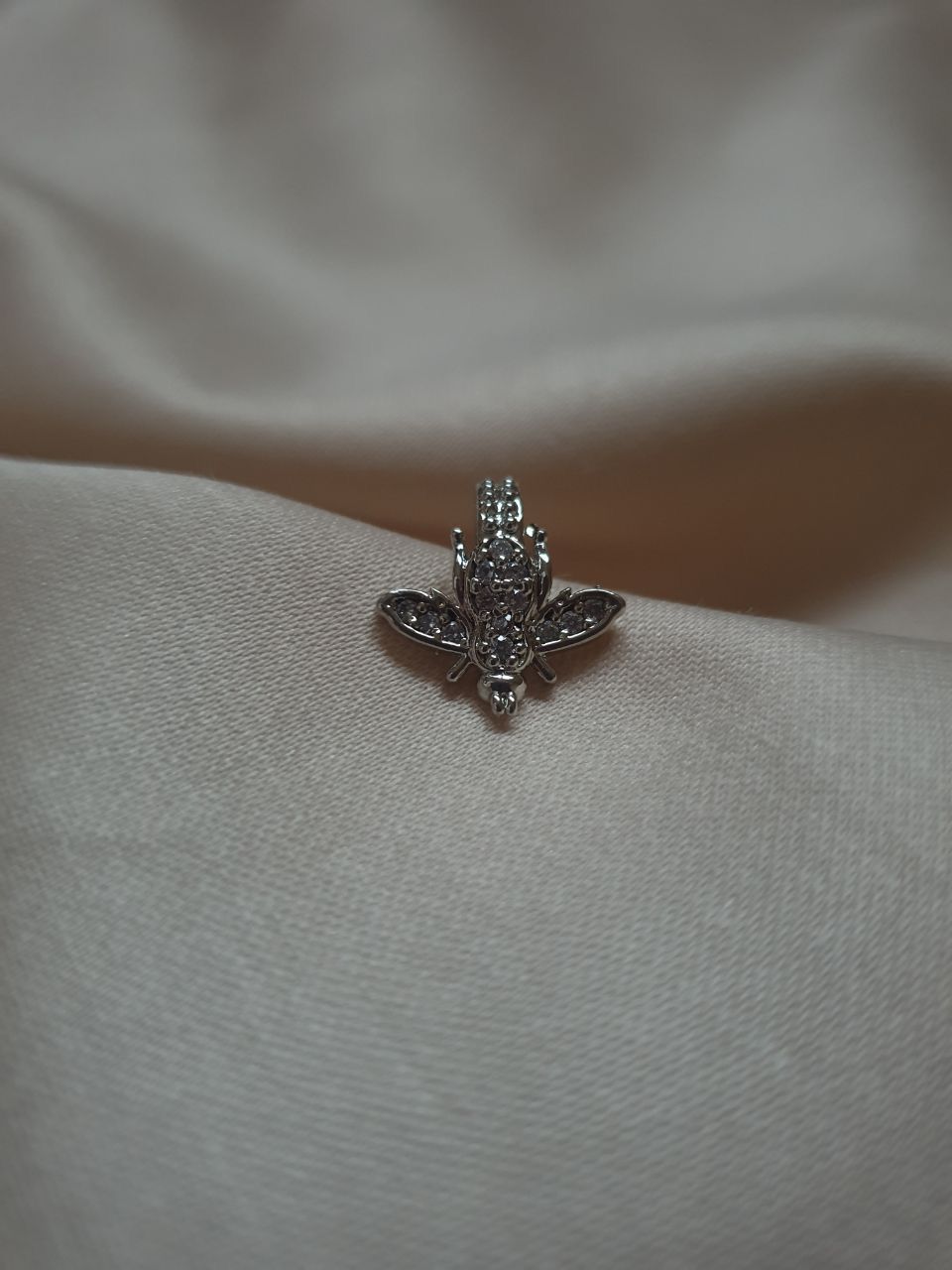 Arı ear cuff