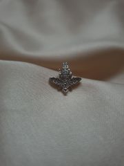 Arı ear cuff kombini