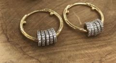 Halka beyaz zirkon tas charmli kupe gold