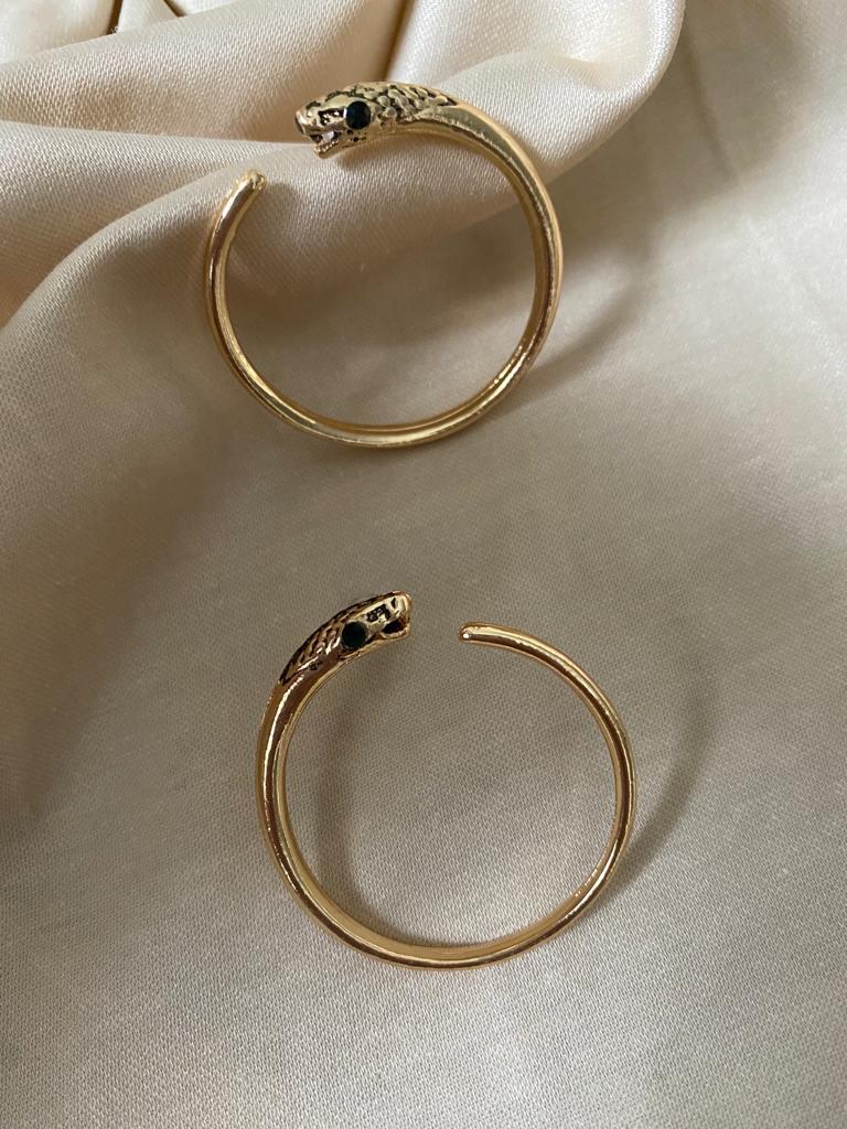 Yılanlı halka küpe