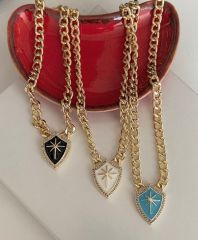 Beyaz Mineli Rozet Kolye