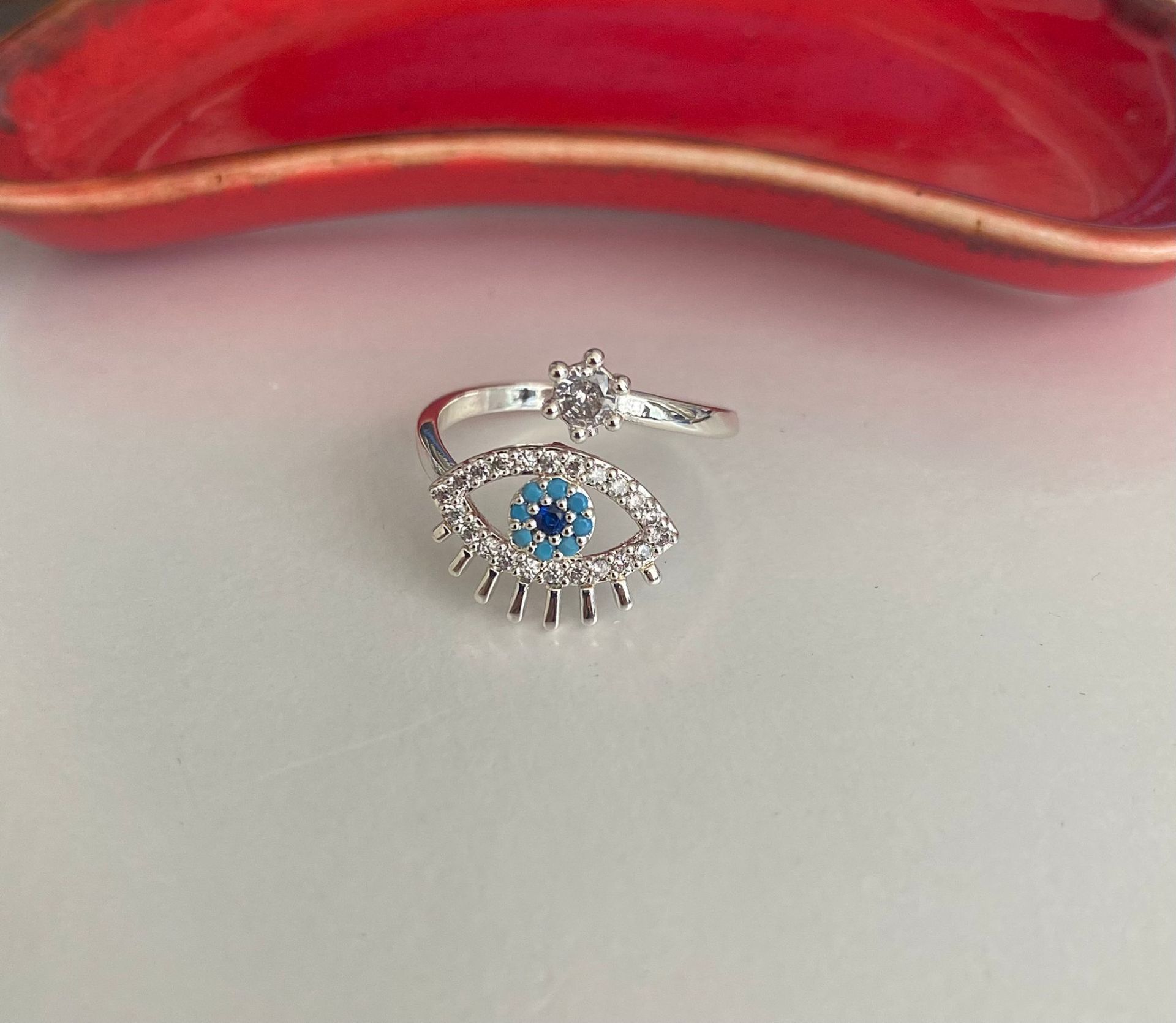 Zirkon taşlı göz yüzük