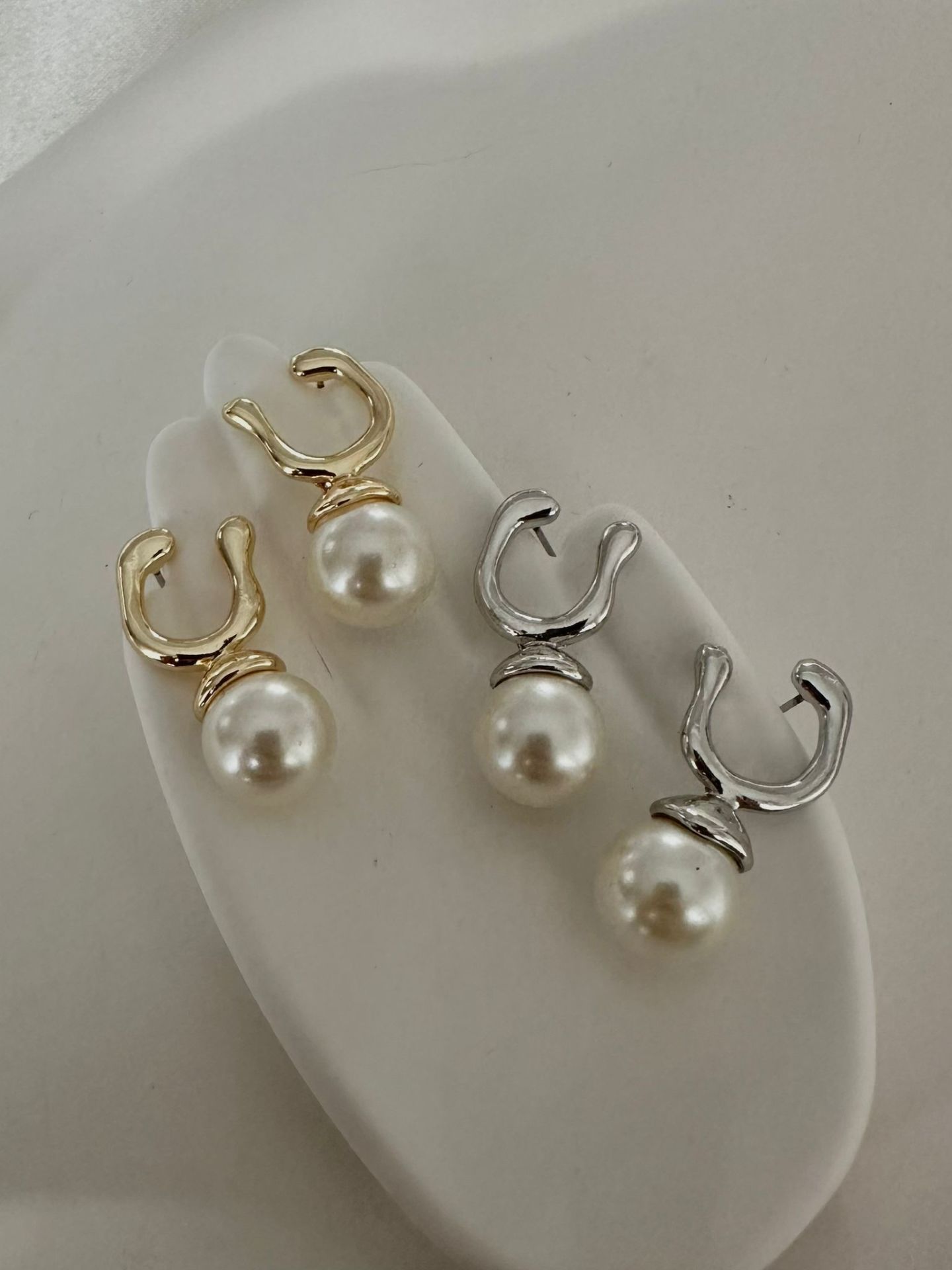 Minimal incili retro küpe