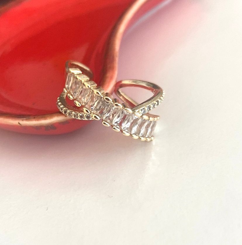 Baget ve damla taşlı yüzük