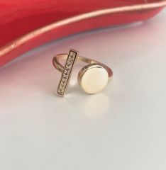 Daire plakalı ve zirkon taşlı yüzük