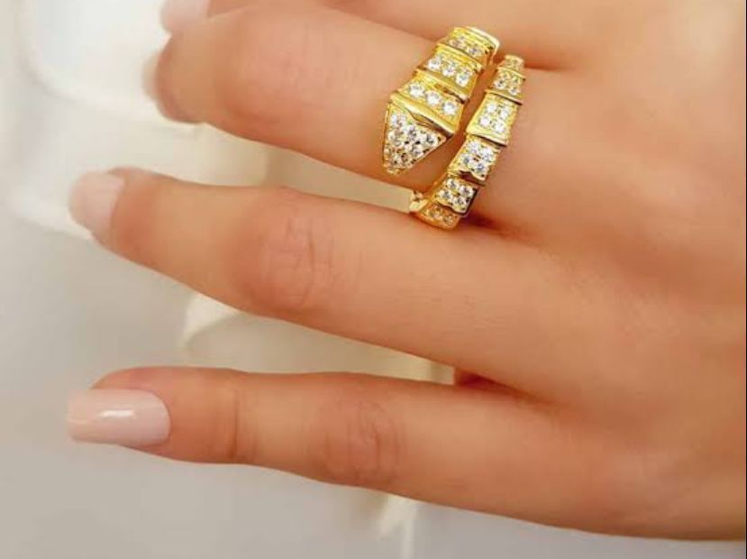 Zirkon taşlı yılan yüzük