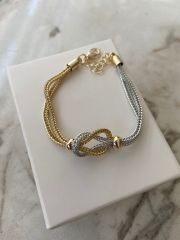 iki renkli örme düğüm bileklik